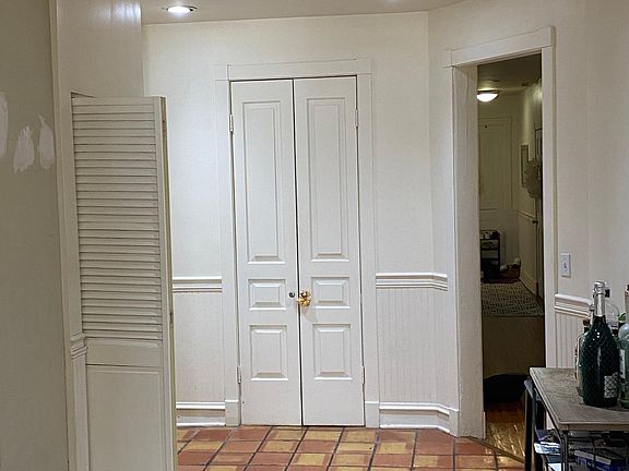 5th image of 2310 N Lincoln Ave APT 2