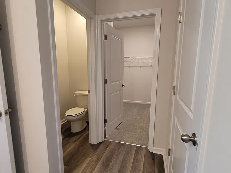7136 Foxhollow Ln — Photo 26