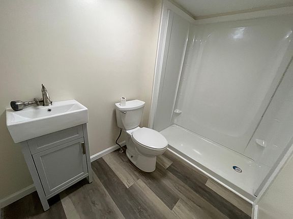 3rd image of 1103 E Main St