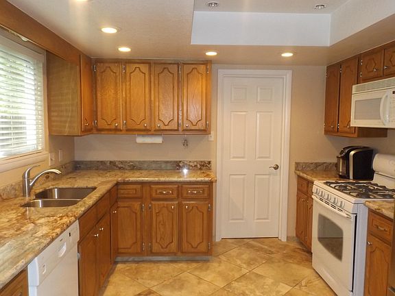 4th image of 5606 Plaza Dr