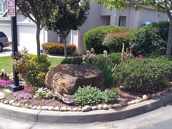 2nd image of 180 Bayhurst Dr