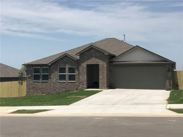 1000 Pebble Dr, Prairie Grove, AR 72753