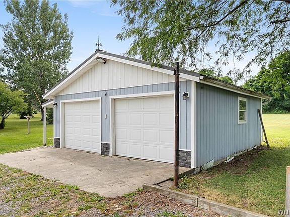 4th image of 2426 Blackhouse Rd