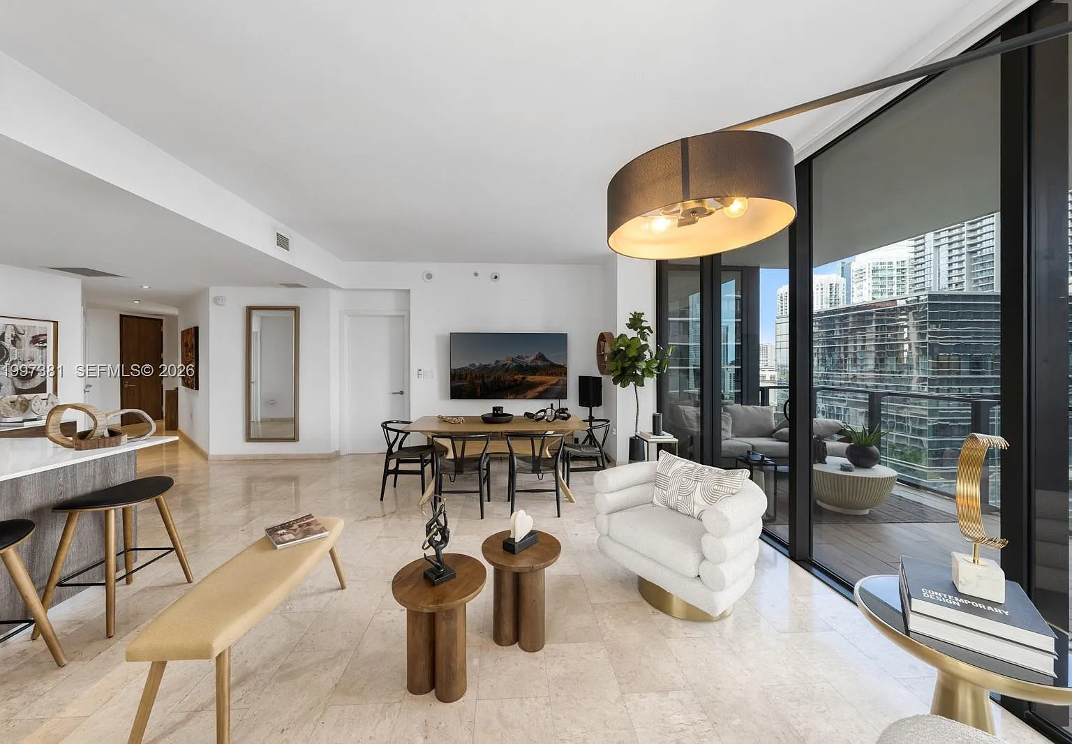 Rise Condo — Photo 4