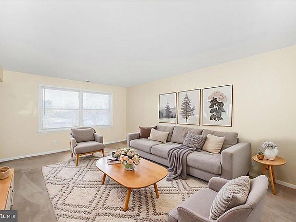 5th image of 200 Chapel Ct APT 319