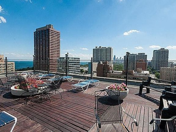 rooftop sundeck