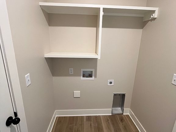 3rd image of 17141 W Lawson St