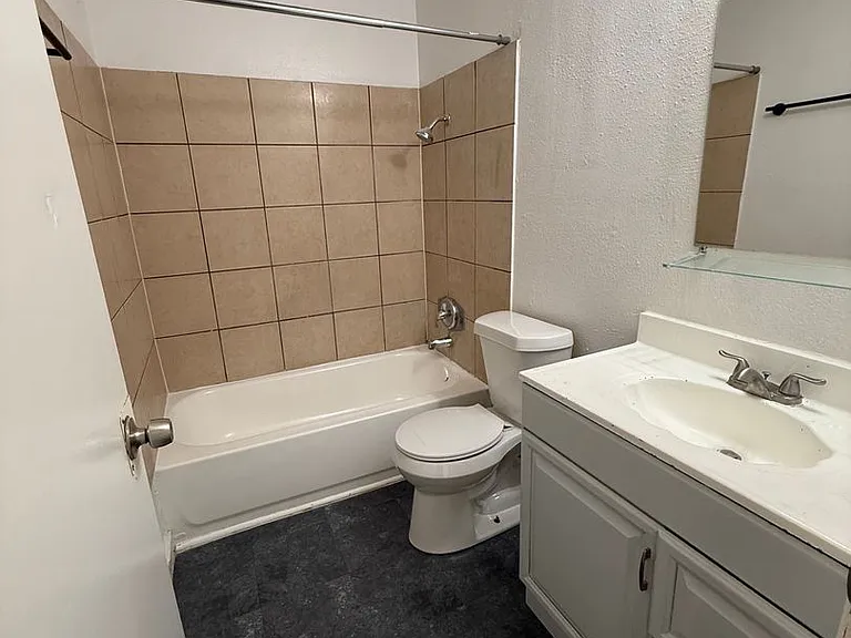 2307 Lake Louise Dr — Photo 9