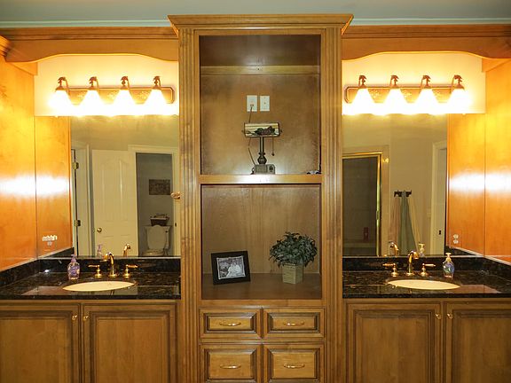 4th image of 2511 Crescent Club Dr