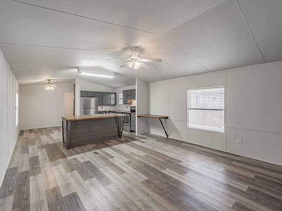 3rd image of 5005 Shoreline Cir W