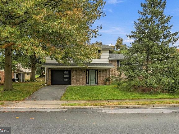 2nd image of 208 Swarthmore Dr