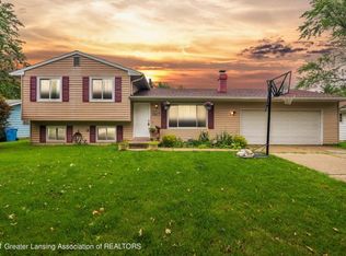 6233 Marscot Dr, Lansing, MI 48911