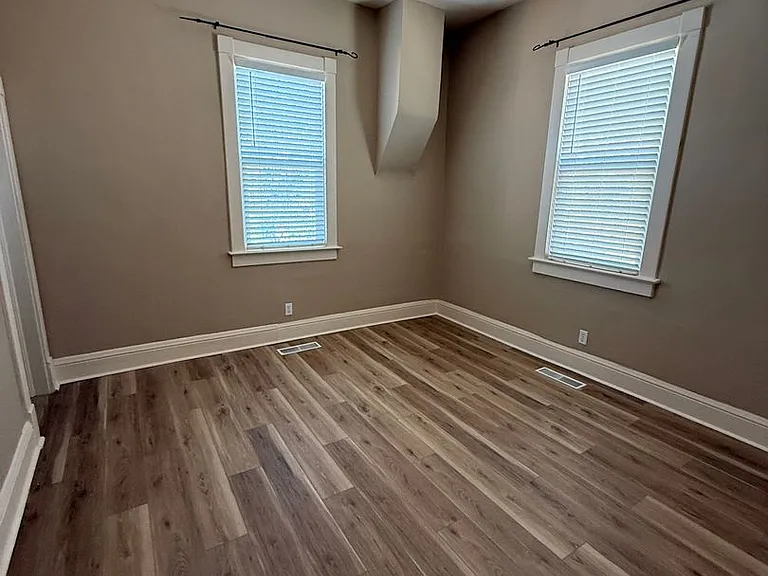 509 Walter St SE — Photo 7