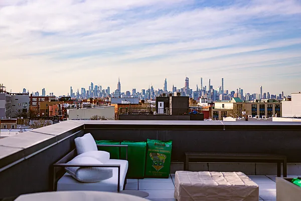 Rented by Nooklyn NYC LLC | media 48