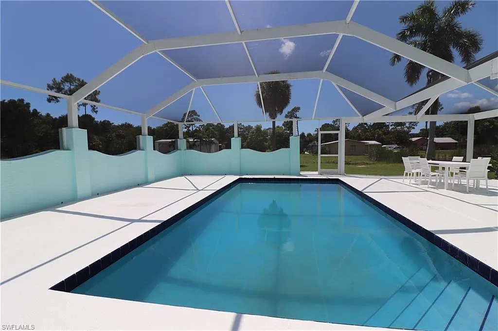 3 bed, 2.0 bath, 1668 sqft, $3,500 — Photo 4