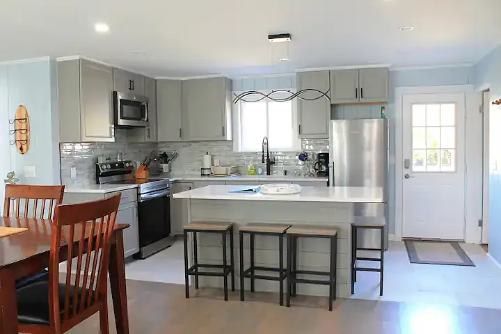 286 Old Wharf Rd — Photo 1