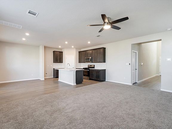 5th image of 152 Mason Hill Ln