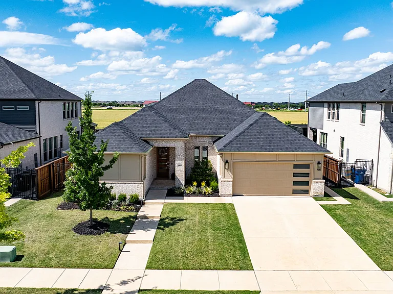 2560 Horsetail Rd — Photo 40