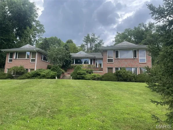 1757 Topping Rd, Saint Louis, MO 63131