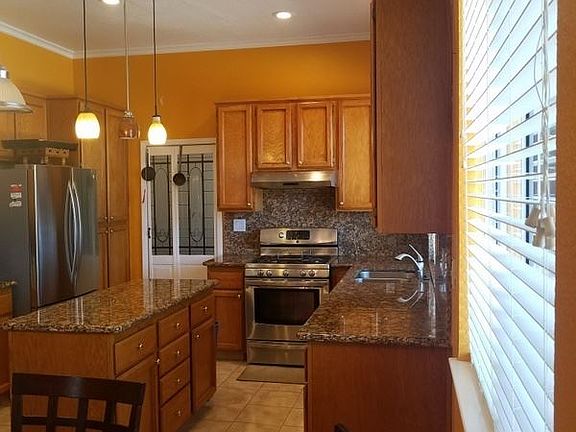 4th image of 1258 S Bluff Dr