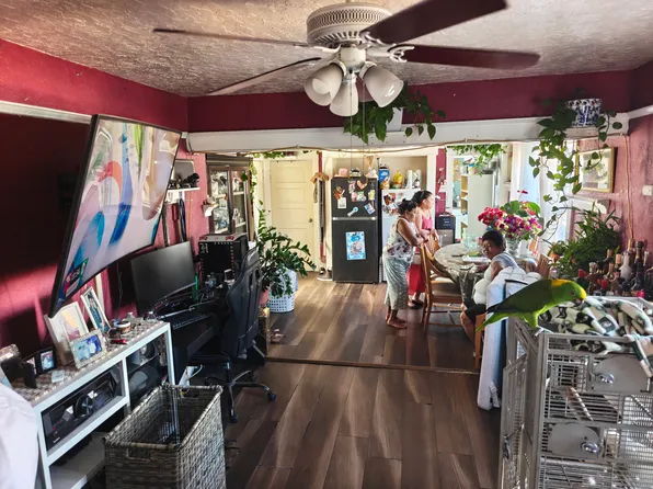 809 1/2 W 62nd St, Los Angeles, CA 90044