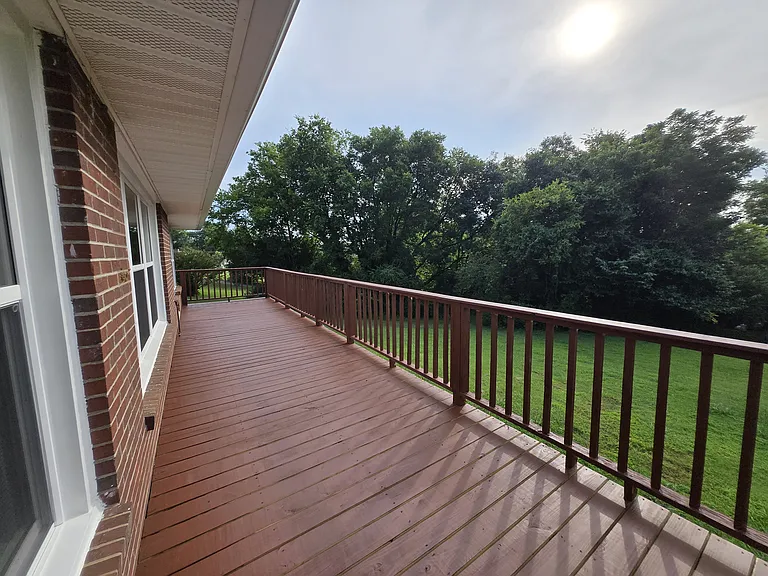 507 Robinson Dr — Photo 12