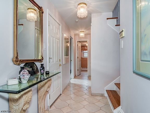 2nd image of 140 Willard Ave
