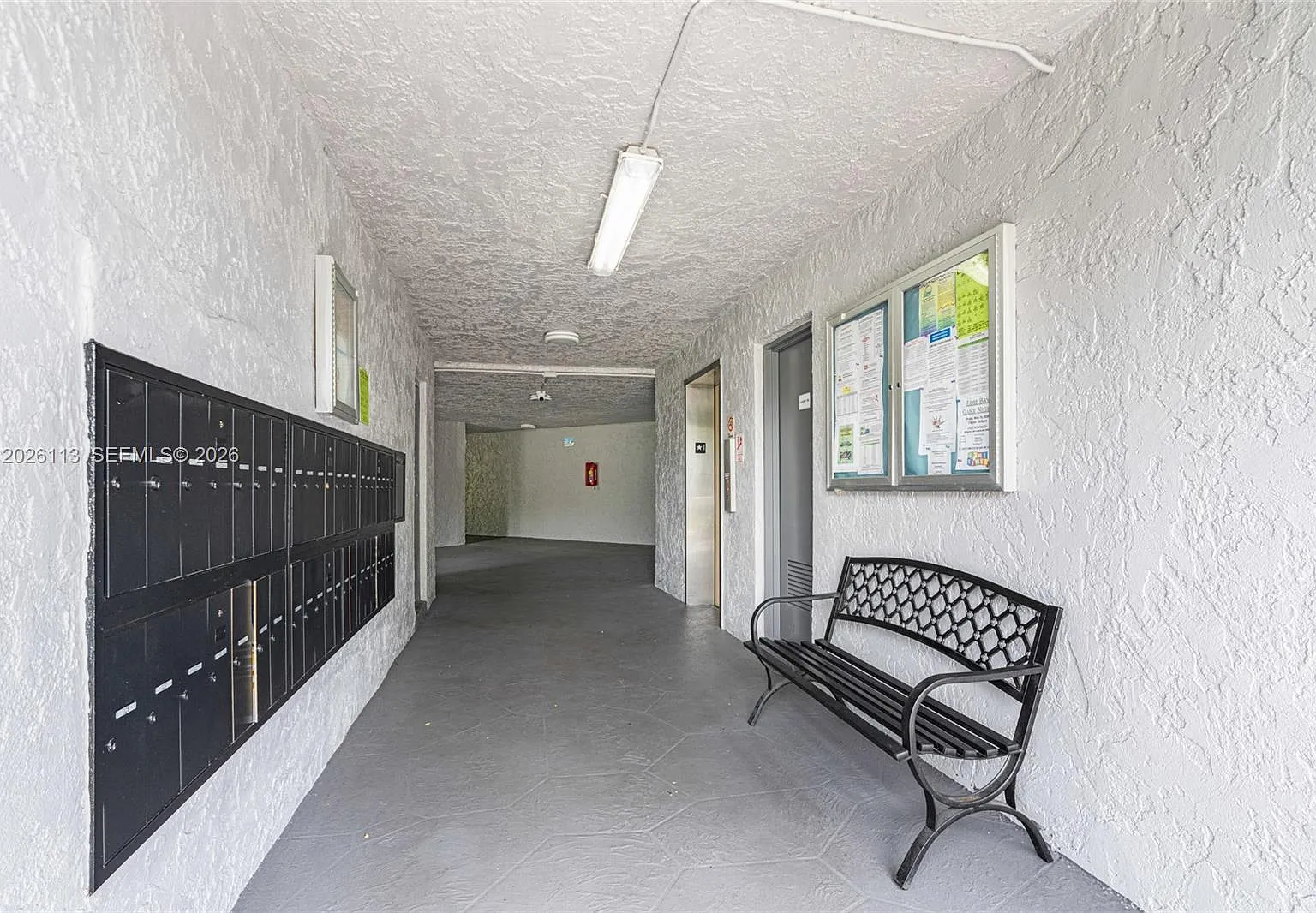 Lime Bay Condominium 5 — Photo 3