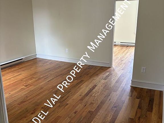 5th image of 4421 Wayne Ave #2S
