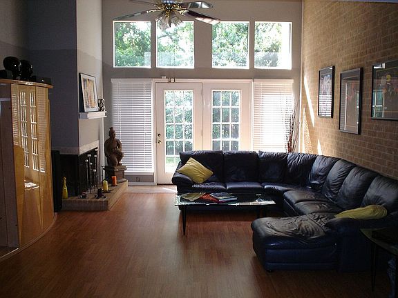 2nd image of 725 Oakwood Trl