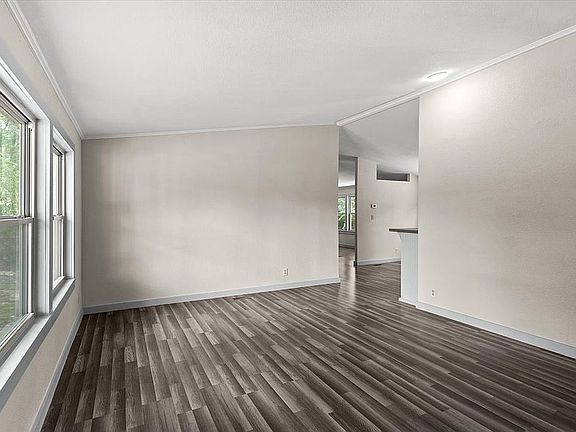 5th image of 2301 Sumac Ln