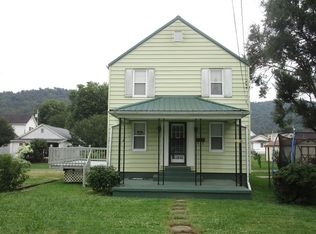 126 S 1st Ave, Paden City, WV