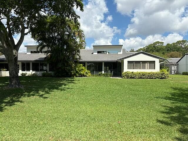 1st image of 35 Brentwood Drive