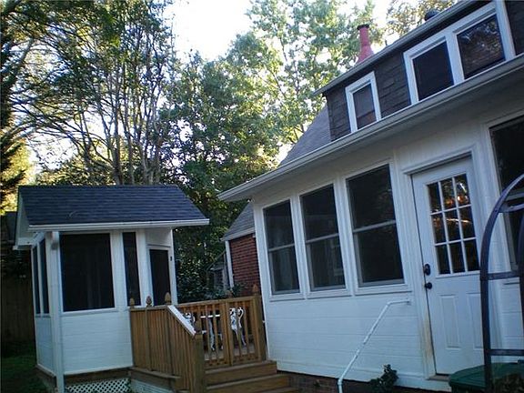 4th image of 515 S Ashe Ave