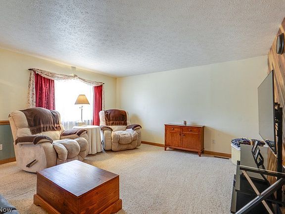 4th image of 366 Craggy Creek Dr