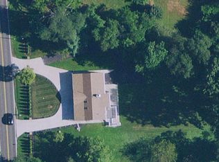 1011 Utterback Store Rd, Great Falls, VA 22066