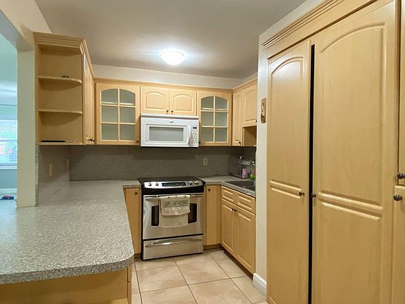 4th image of 2868 Lillian Ln #2868