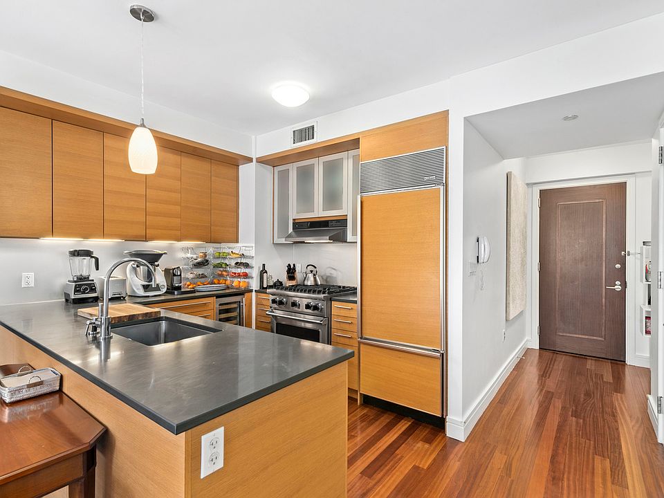 1st image of 30 West St APT 24C
