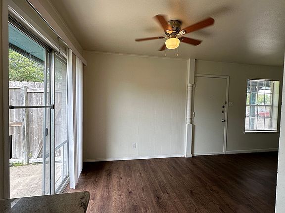 5th image of 4817 Lavaca Dr #2