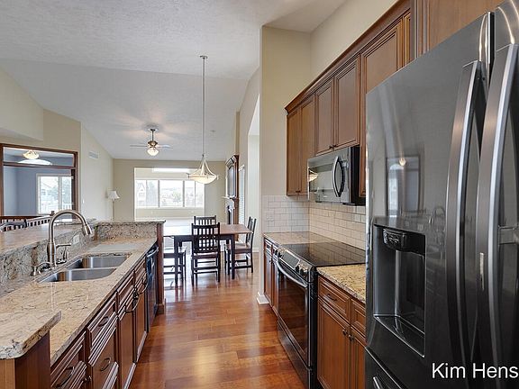 5th image of 4022 Tom Morris Dr NE