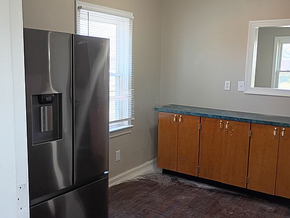 3rd image of 4214 Laura Ave