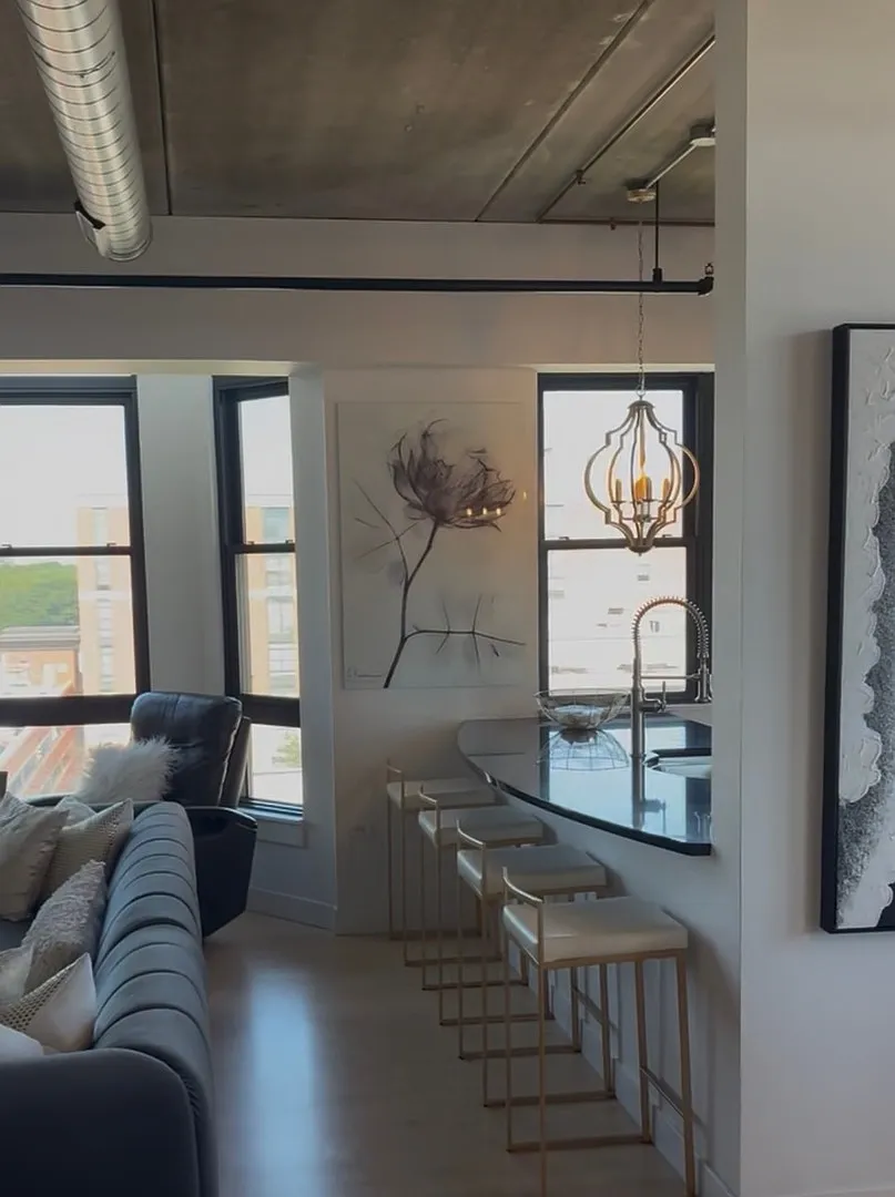 1 bed, 1063 sqft, $3,100 — Photo 4