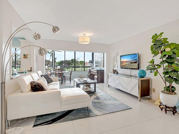 4th image of 7507 La Paz Blvd APT 202