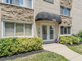 7952 Madison St APT 2E, River Forest, IL 60305