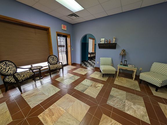 4th image of 307 S Adair St