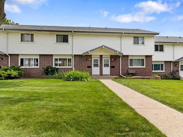 214 Morris STREET, Pewaukee, WI 53072