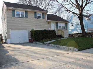 8 Wilshire Rd, Edison, NJ 08817