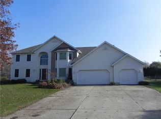 655 Dewitt Dr, Highland Heights, OH 44143