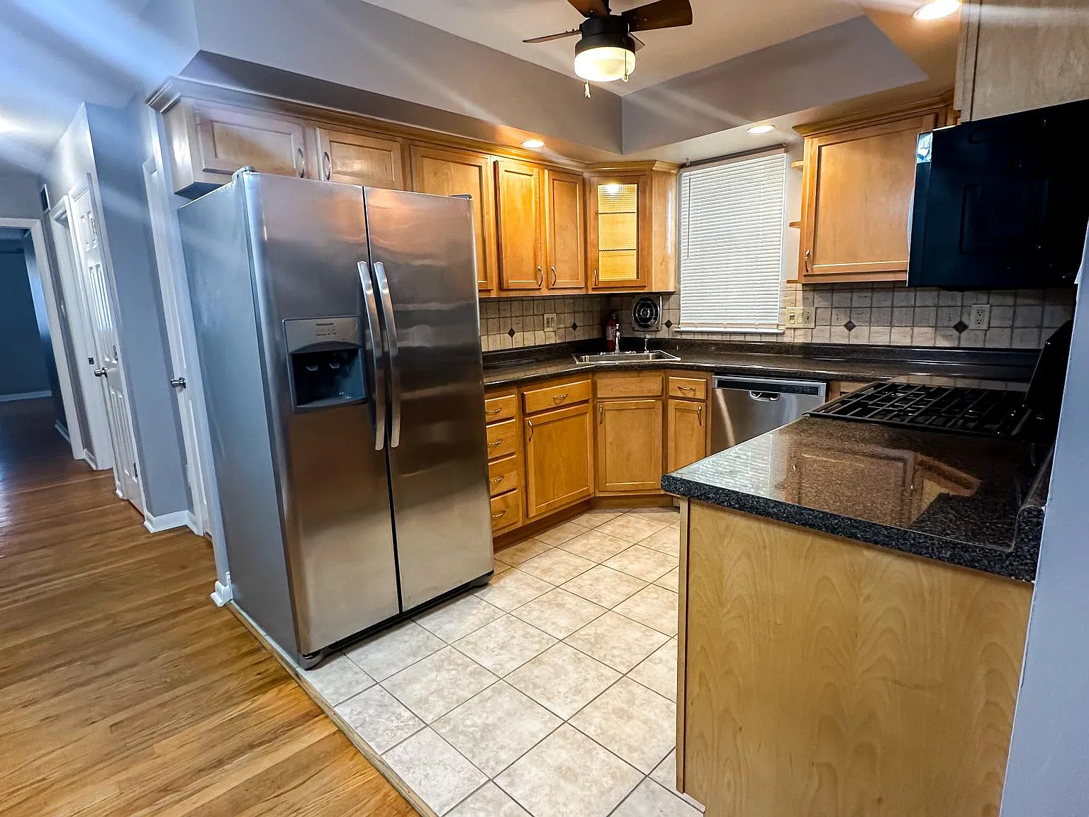 2 bed, 1197 sqft, $2,000 — Photo 3