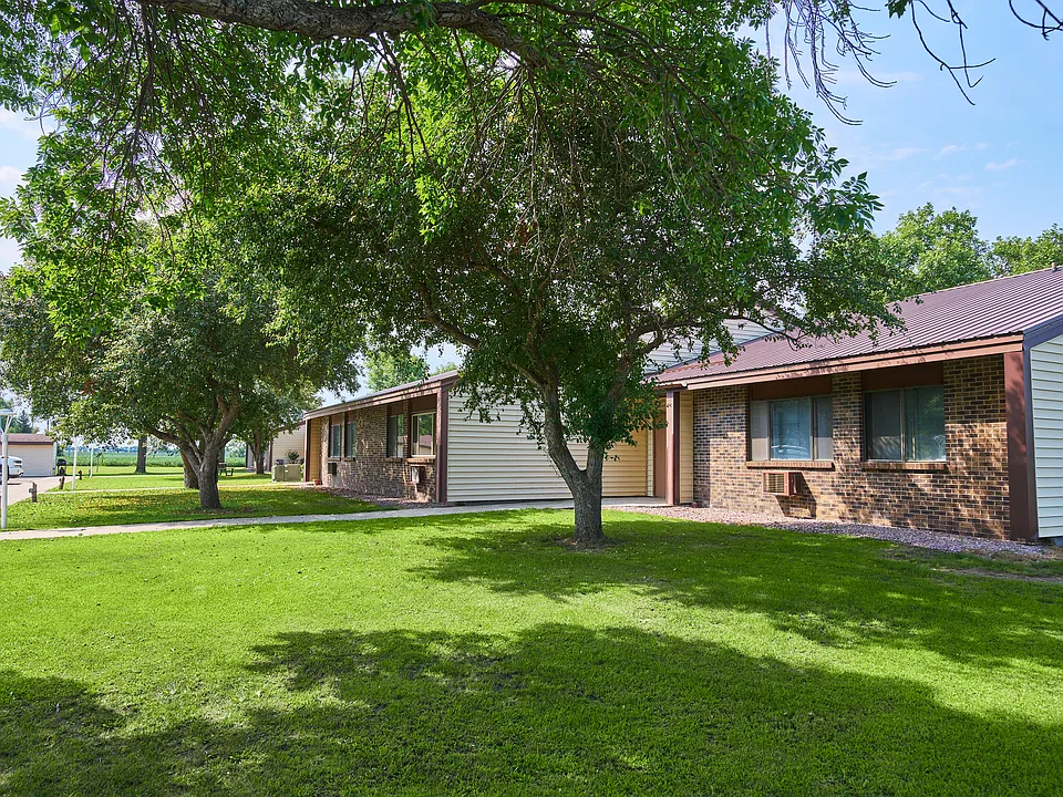 210 4th Ave W #10